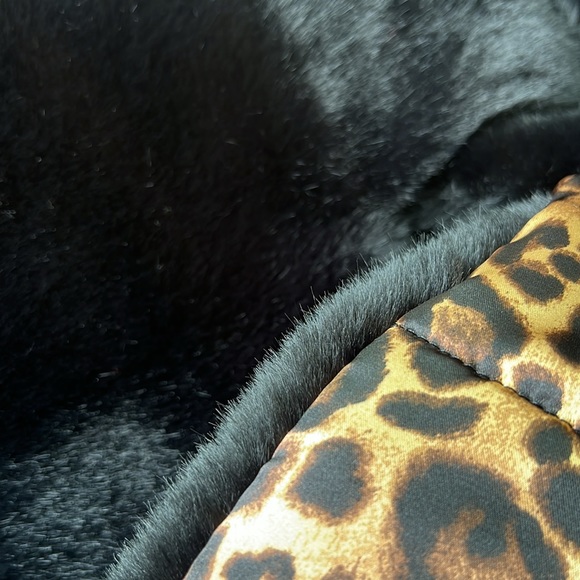 NWT WHBM Faux Fur Leopard Shoulder Wrap - Picture 5 of 5